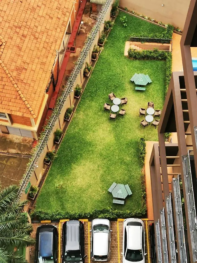 Bukoto Living Apartment 캄팔라